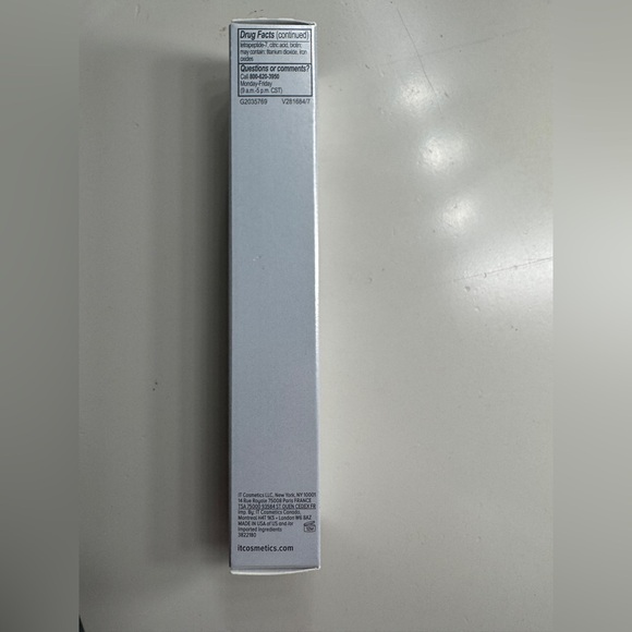 NEW, Unopened, IT Cosmetics CC Cream
Shade: Light - Picture 5 of 6